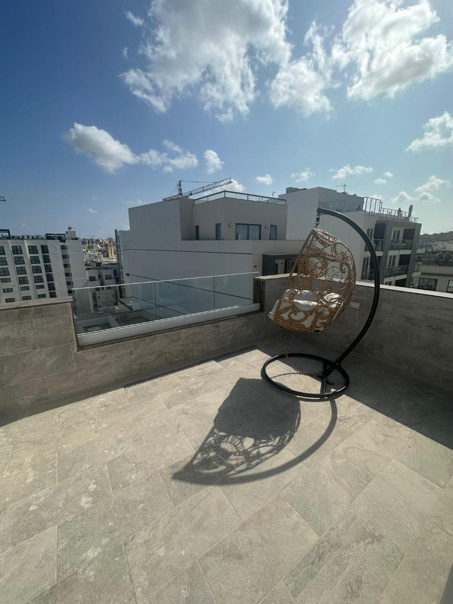 Balcony Hotel Saint Julian's Exterior photo